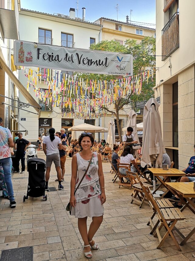 Mittem im Herzen von Valencia liegt der liebevoll gestaltete Mercado de Tapinería. Hier findet an diesem Wochenende die Feria del Vermut statt.