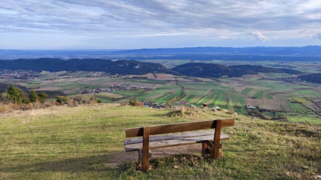 Ein wunderschöner weitläufiger Panoramablick bietet sich dem Besucher auf dem Plateau der Hohen Wand.