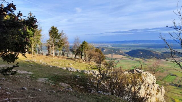 Den Blick ohne bestimmten Fokus über die weitläufige Landschaft schweifen zu lassen wirkt auf mich Tiefenentspannend.